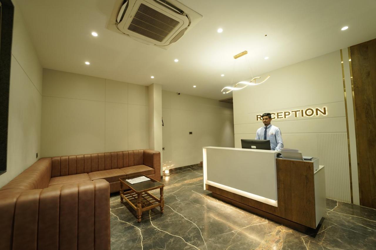 Hotel Laksh Rāipur Eksteriør billede