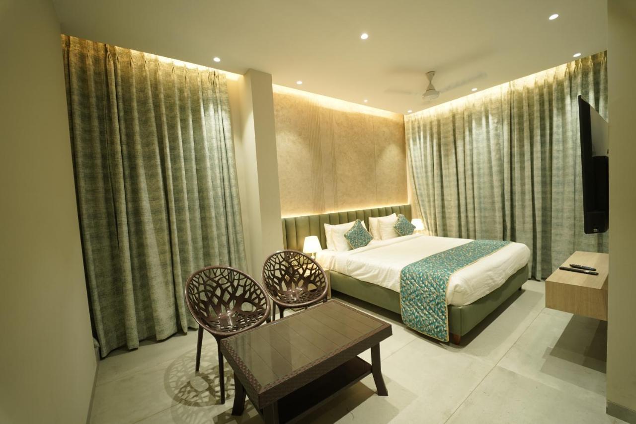 Hotel Laksh Rāipur Eksteriør billede